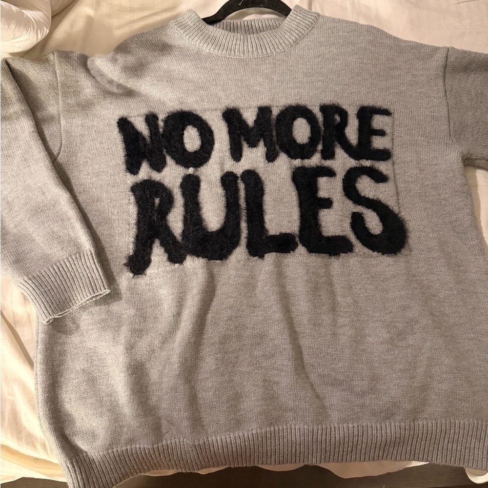 sweatshirt - Picture 2 of 3
